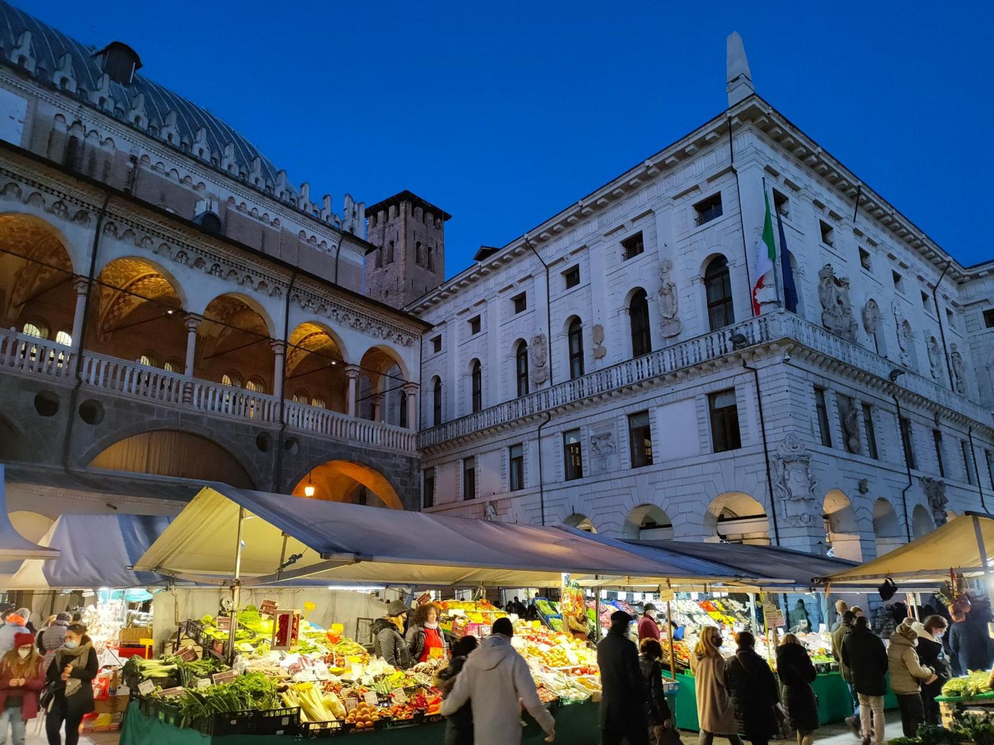 شقة Officine Cavour Piazza Cavour بادوفا المظهر الخارجي الصورة